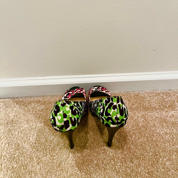 Nine West Rainbow Cheetah print pumps - Picture 4 of 5